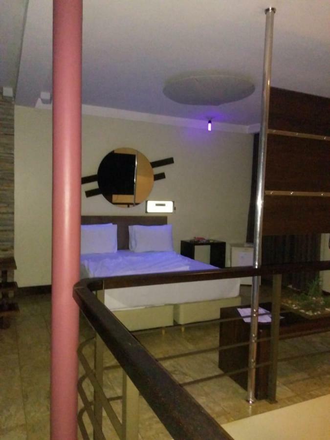 Movie Inn Motel E Hospedagem (Adults Only) リベイラン・プレト エクステリア 写真